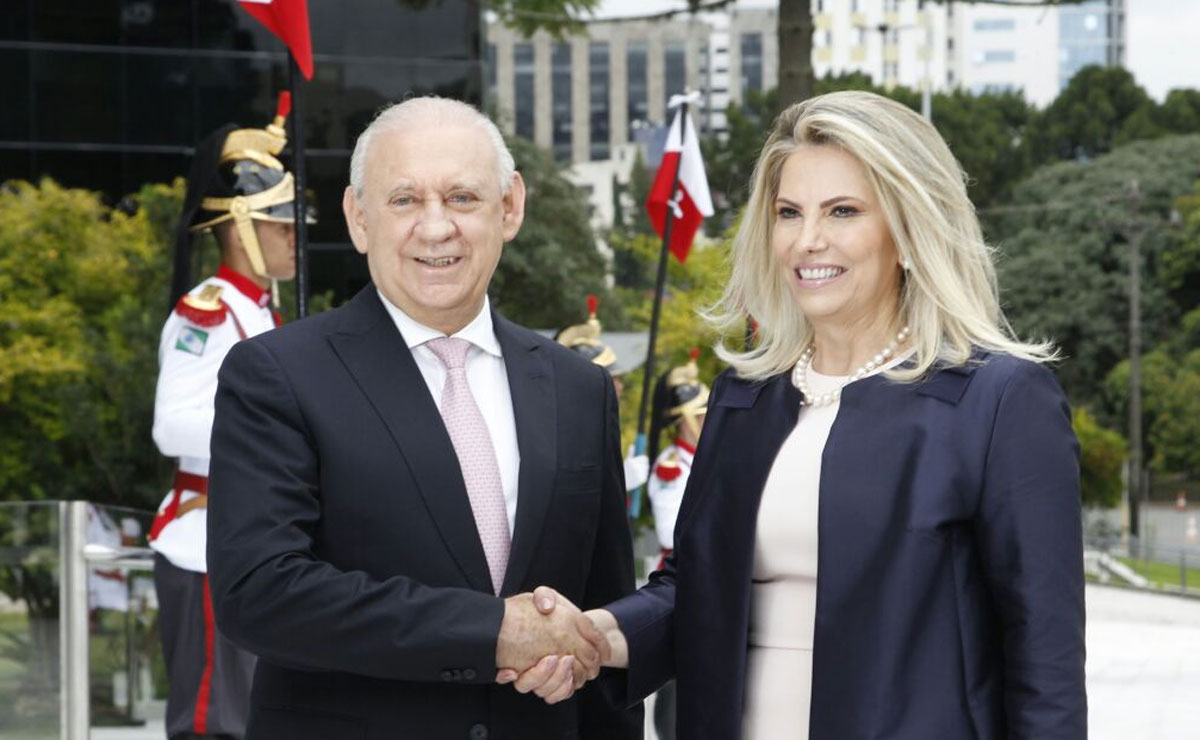 Deputado Estadual Ademar Traiano e Cida Borguetti, que assume o cargo de governadora do Paraná. Foto: Daniel Caron.