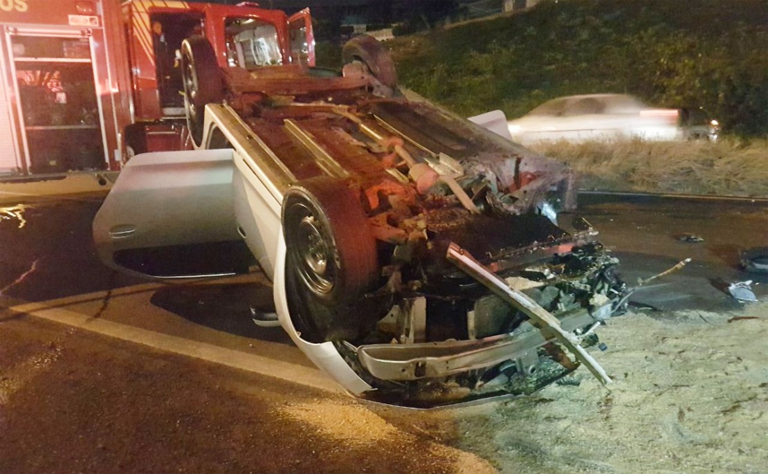 Logan que era do motorista de aplicativo estava sendo utilizado pelos marginais. Fotos: Divulgação/PRF.