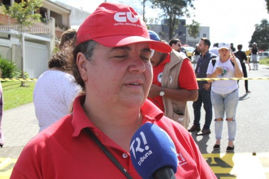 Líder da CUT, Regina Cruz. Foto: Gerson Klaina