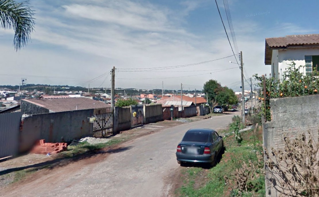 Crime ocorreu na rua a Rua Helena Alves Ferreira Ribeiro, no bairro Eucaliptos, em Colombo, na RMC. Foto: Reprodução.