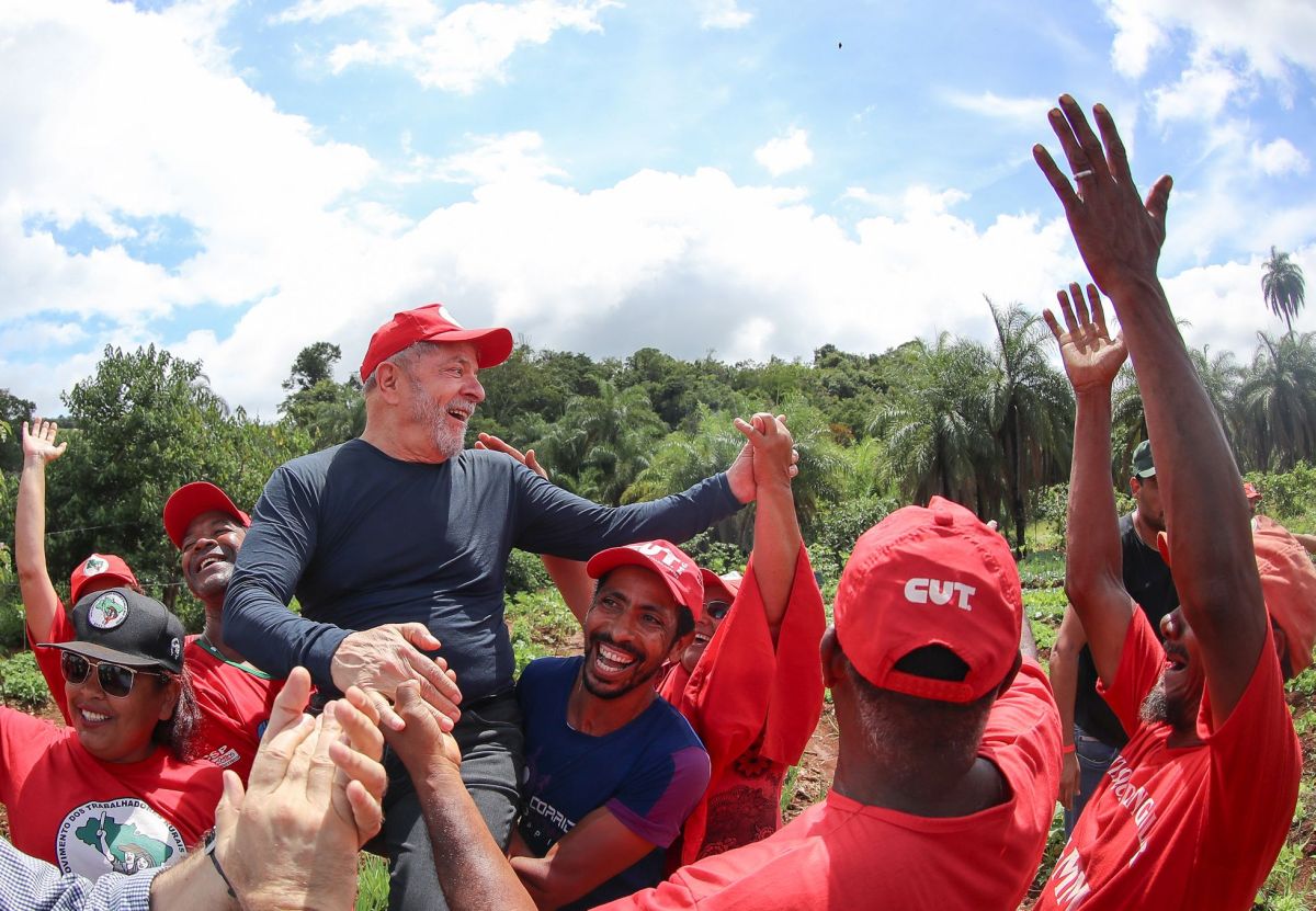 Lula tem histórico de envolvimento com o MST. Fotos: Ricardo Stuckert