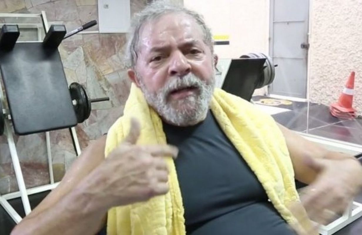 Lula fazendo exercícios quando ainda estava fora da prisão. Foto: Reprodução/YouTube
