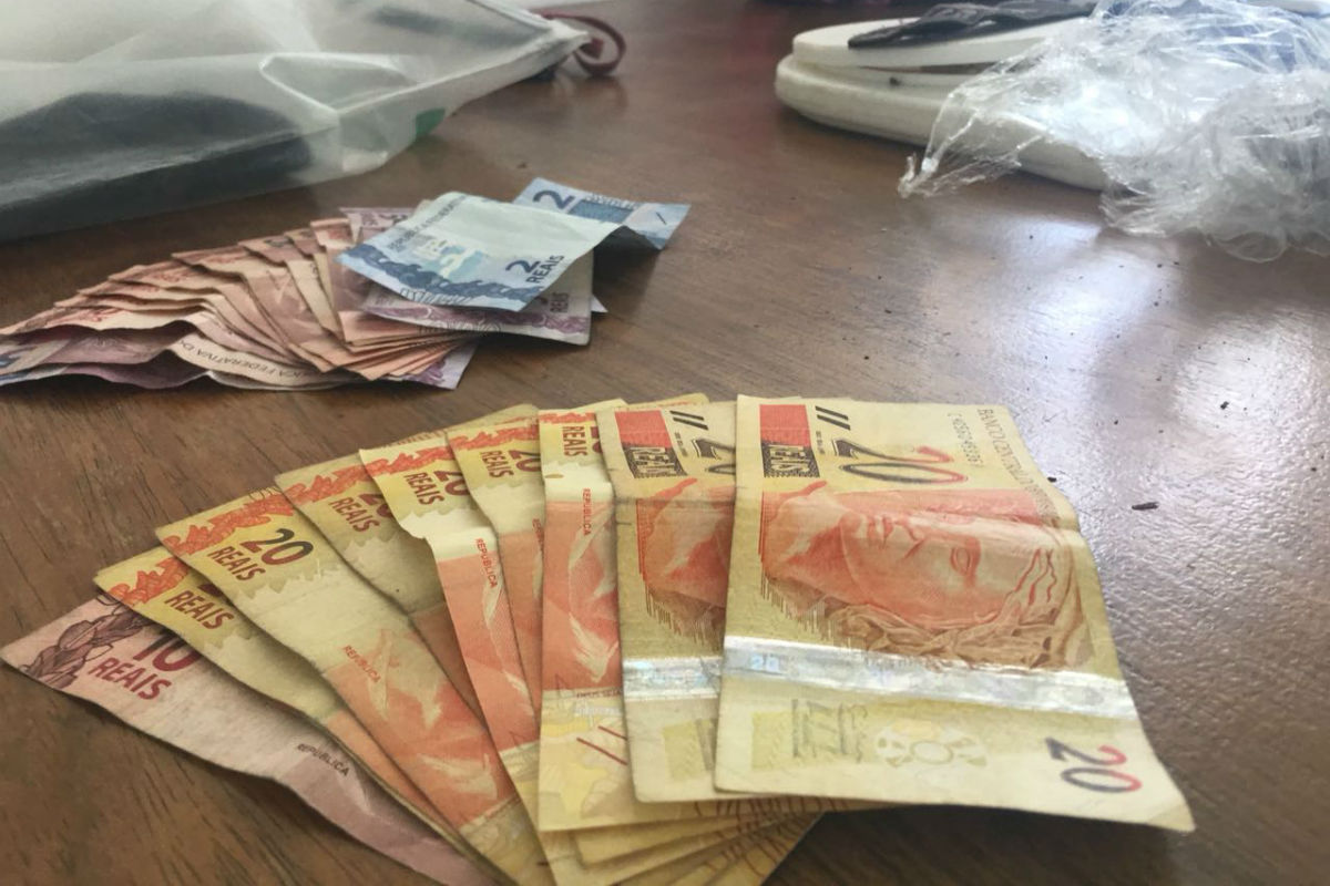 Quantia em dinheiro também foi encontrada com o grupo. Foto: Polícia Civil
