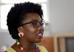 Fundadora da Inalivros, Luciana Bento. Foto: Reprodução/Youtube