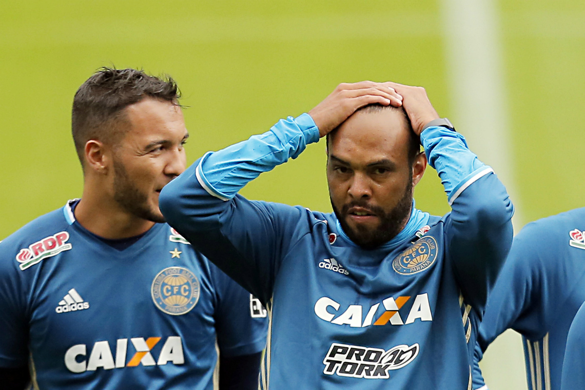 Alecsandro foi o último centroavante a marcar pelo Coritiba, no final de fevereiro. Foto: Albari Rosa