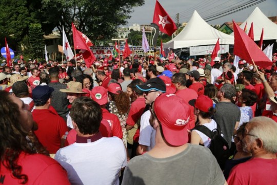 Ato no entorno da sede da Polícia Federal no Dia do Trabalho. Foto: Felipe Rosa