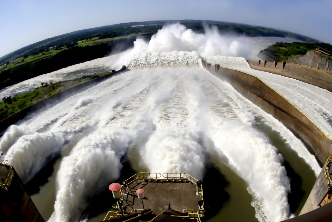 Vertedouros da Usina Hidrelétrica de Itaipu, em Foz do Iguaçu. Foto: Divulgação