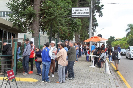 Muita gente ainda não acertou suas contas com a Justiça Eleitoral. Foto: Gerson Klaina / Tribuna do Paraná