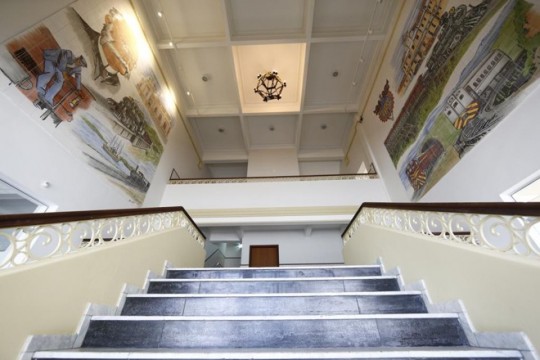 Interior do prédio, com detalhes preservados. Foto: Aniele Nascimento/Gazeta do Povo