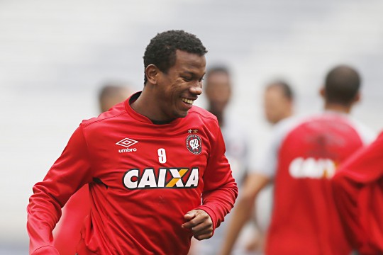 Ribamar vai embora sem ter emplacado. Foto: Albari Rosa