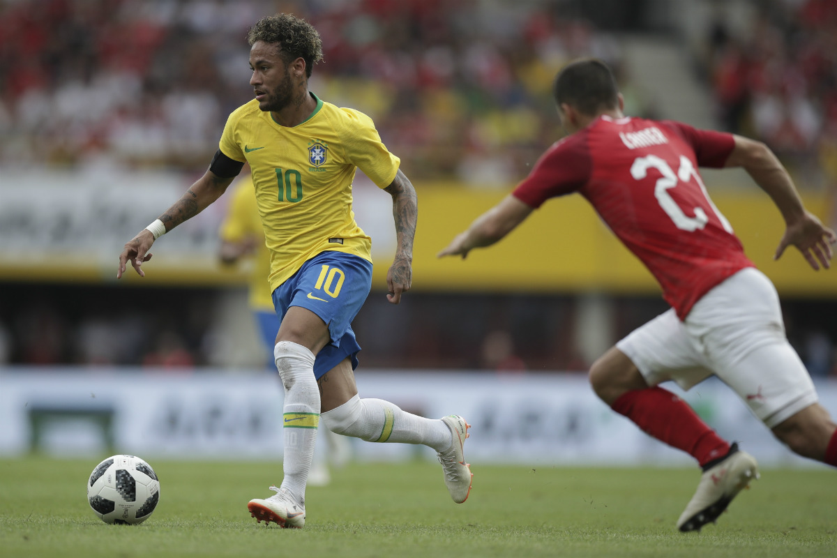 Neymar participou de várias jogadas ofensivas e ainda deixou sua marca com um golaço. Foto: André Mourão/MoWa Press