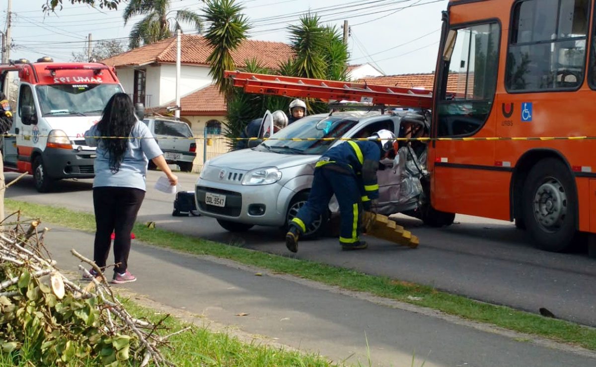 Acidente aconteceu logo no início da tarde de sábado. Foto: Colaboração /Rede News.