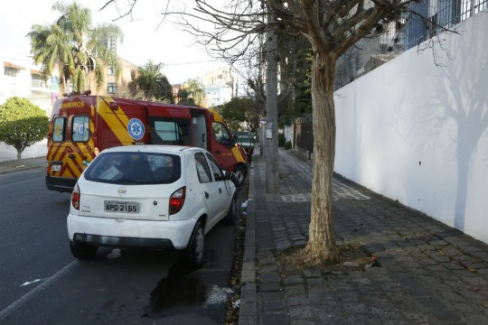 Ocupantes do Celta tiveram ferimentos graves, mas sem risco de morte. Foto: Lineu Filho