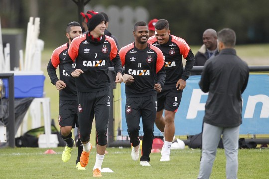Guilherme, Pablo, Nikão e Carleto no CT do Caju. O Atlético tentou se acertar nos treinos. Foto: Felipe Rosa