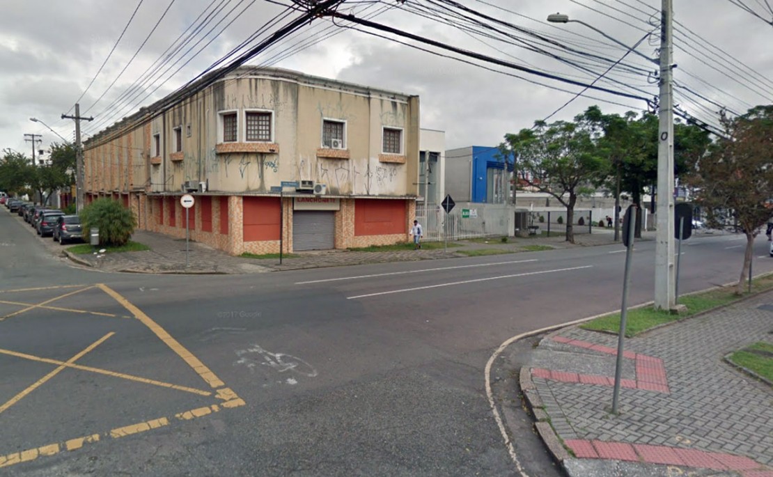 Atropelamento ocorreu no Rebouças. Homem morreu na ambulância. Foto: Reprodução/Google.