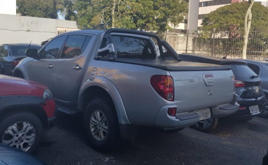 Outro veículo recuperado foi uma caminhonete L200. Foto: Divulgação/Polícia Civil 