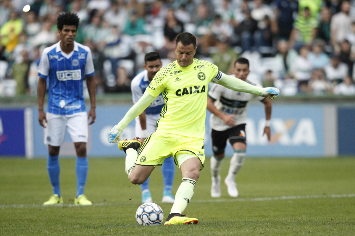 Desde 2017, Wilson é o cobrador de pênaltis do Coritiba. Bateu cinco vezes e converteu todos. Foto: Felipe Rosa