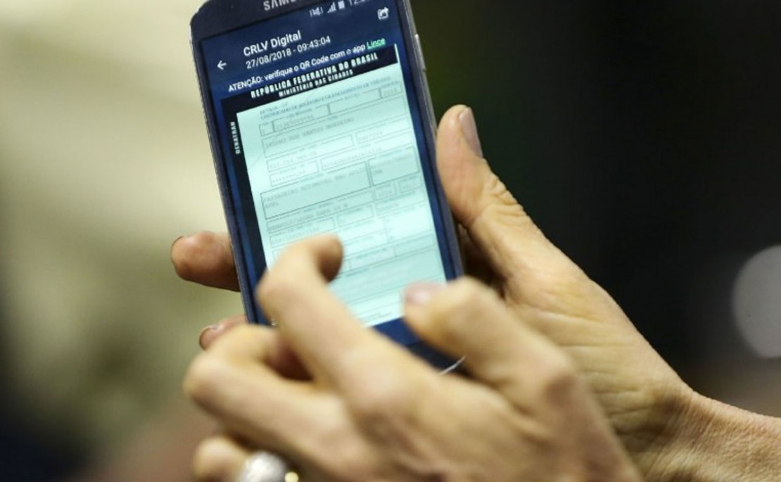 Versão online do documento do carro tem a mesma validade do documento impresso. Foto: Marcelo Camargo/Agência Brasil.