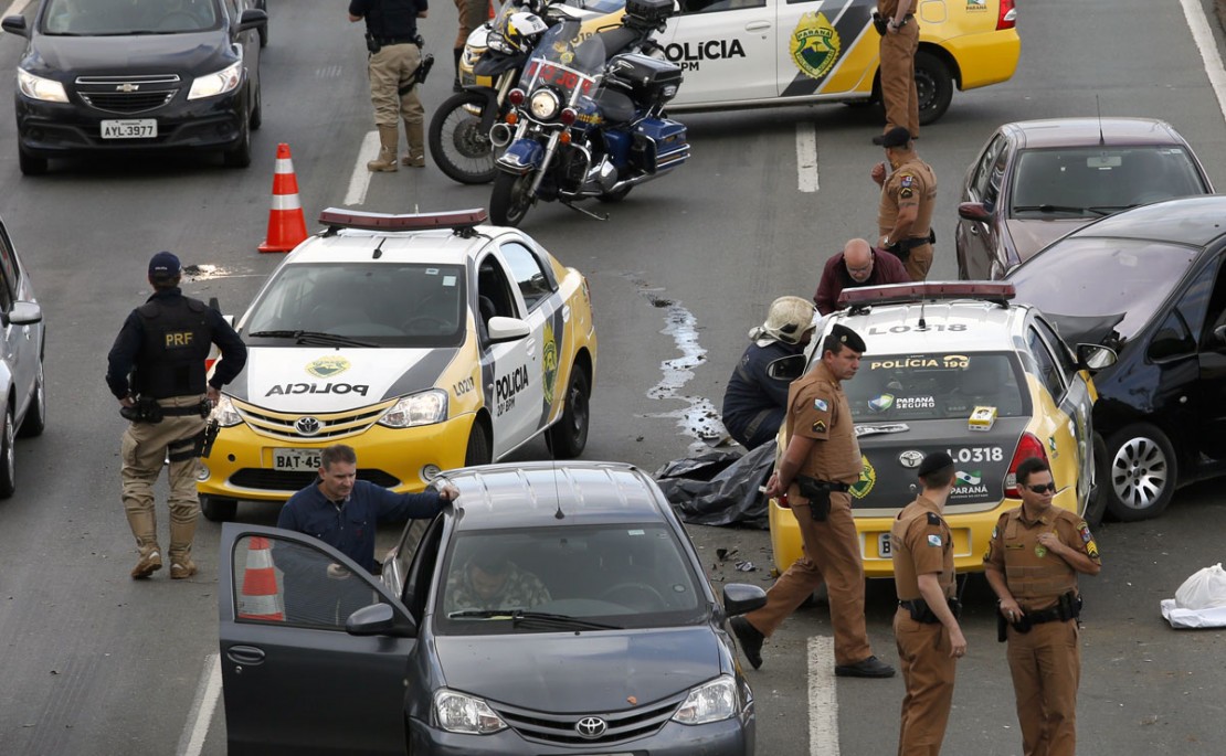 Acidente causou a morte de quatro mulheres na última terça-feira (31). Fotos: Átila Alberti/Tribuna do Paraná.