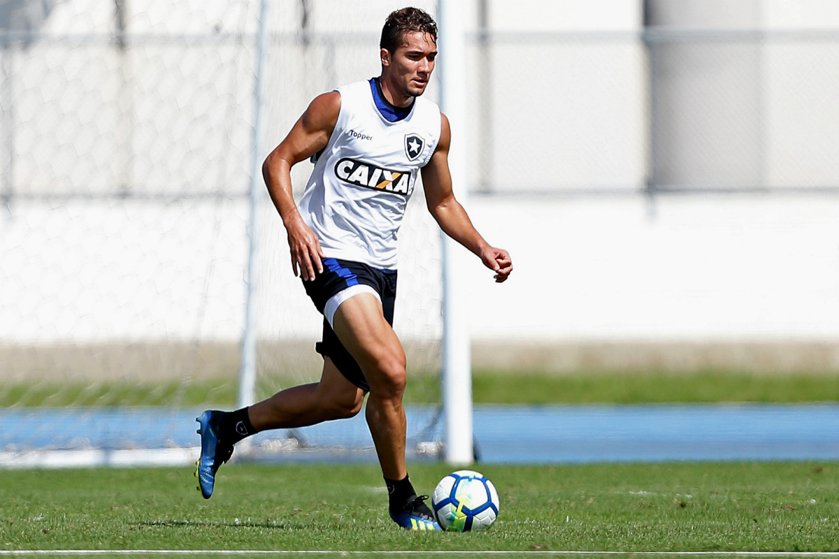 Jean foi revelado pelo Paraná Clube e não escondeu o carinho pelo ex-time. Foto: Vitor Silva/SSPress/Botafogo