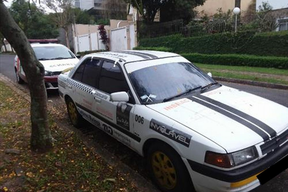 Mazda 1989 é um dos carros que vão a leilão nesta quinta. Foto: Reprodução/VIP Leilões