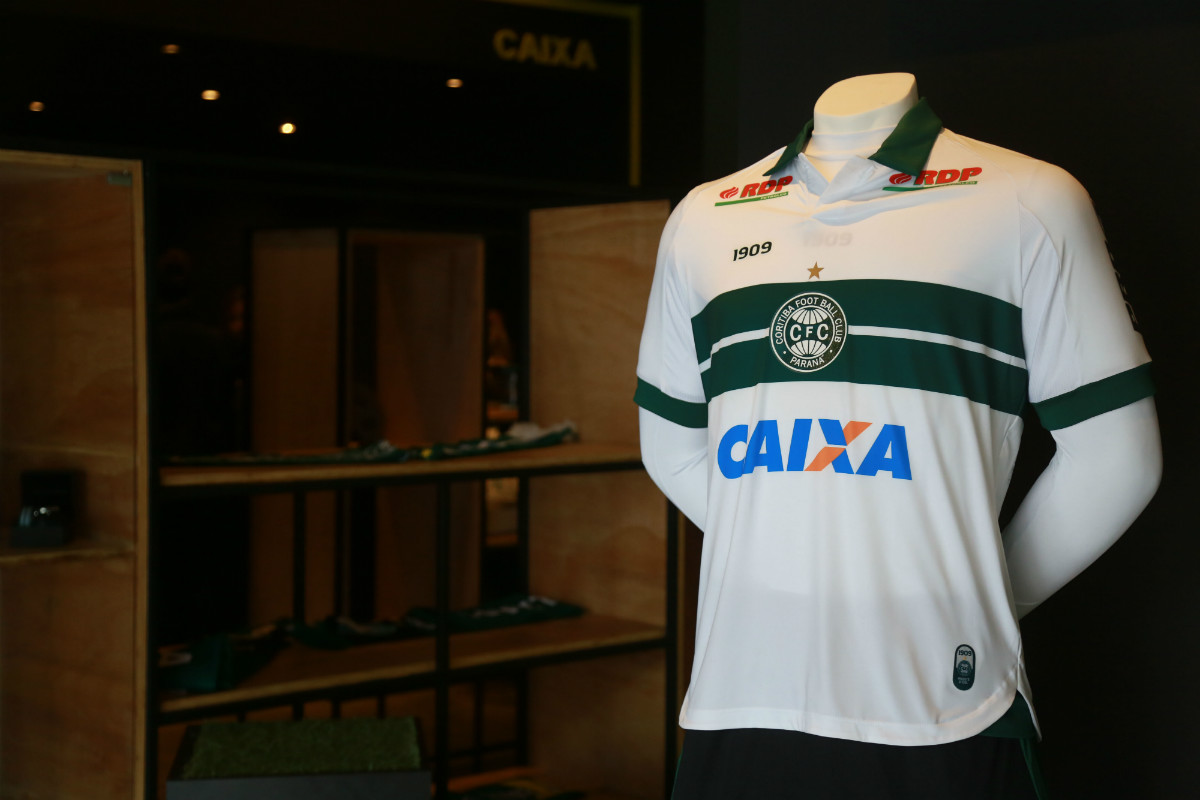 Nova camisa será usada pela primeira vez diante do Sampaio Corrêa. Foto: Felipe Rosa