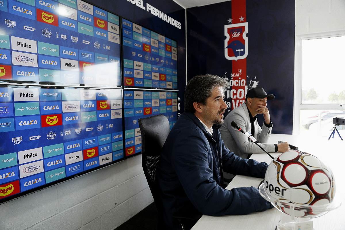 Rodrigo Pastana e Marcos elogiaram Claudinei Oliveira. Foto: Jonathan Campos