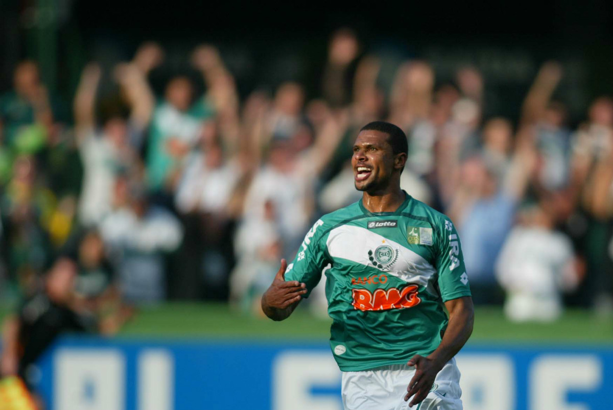 Pereira era um dos líderes do Coritiba em 2010, quando o time foi campeão da Série B com facilidade. Foto: Arquivo