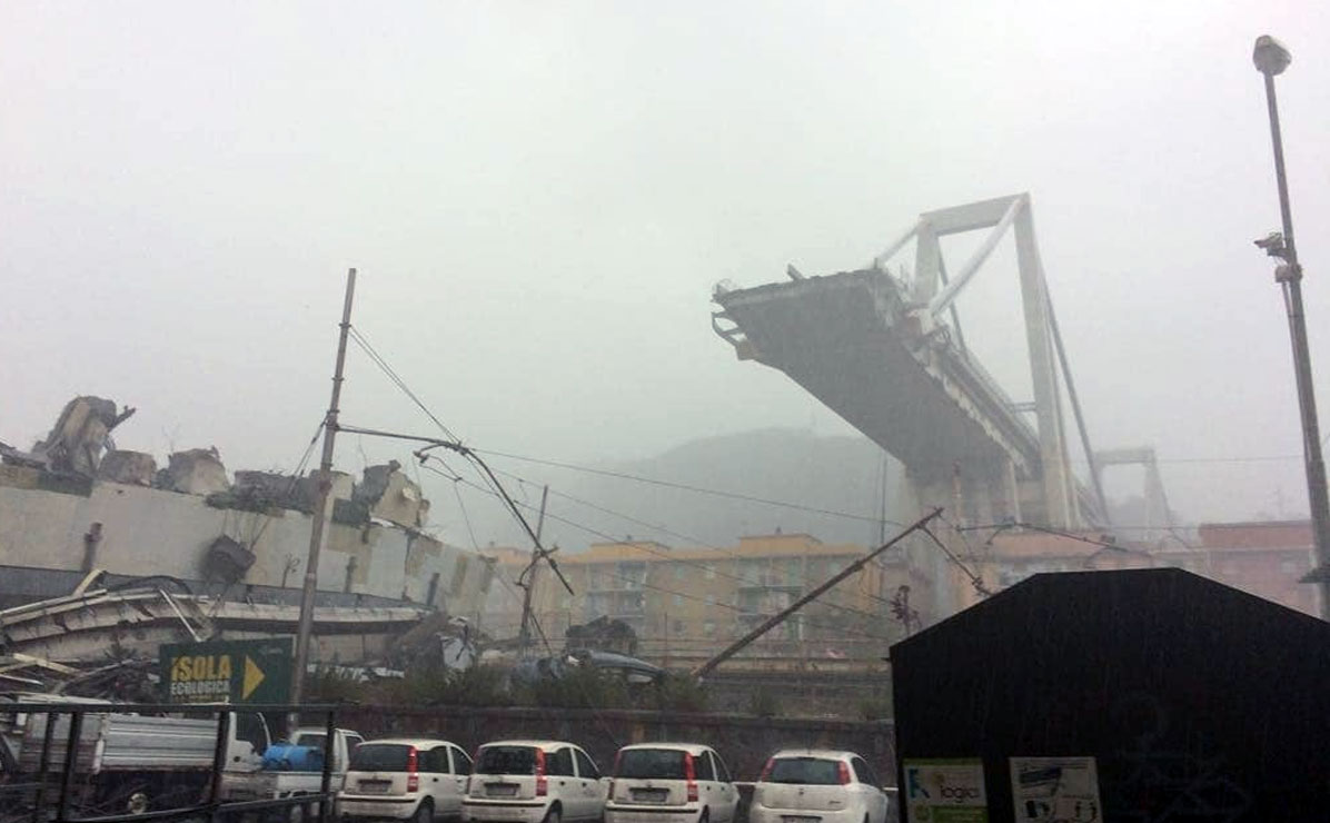 Estrutura estava com vários carros em cima quando despencou. Foto: Reprodução/ Instagram.