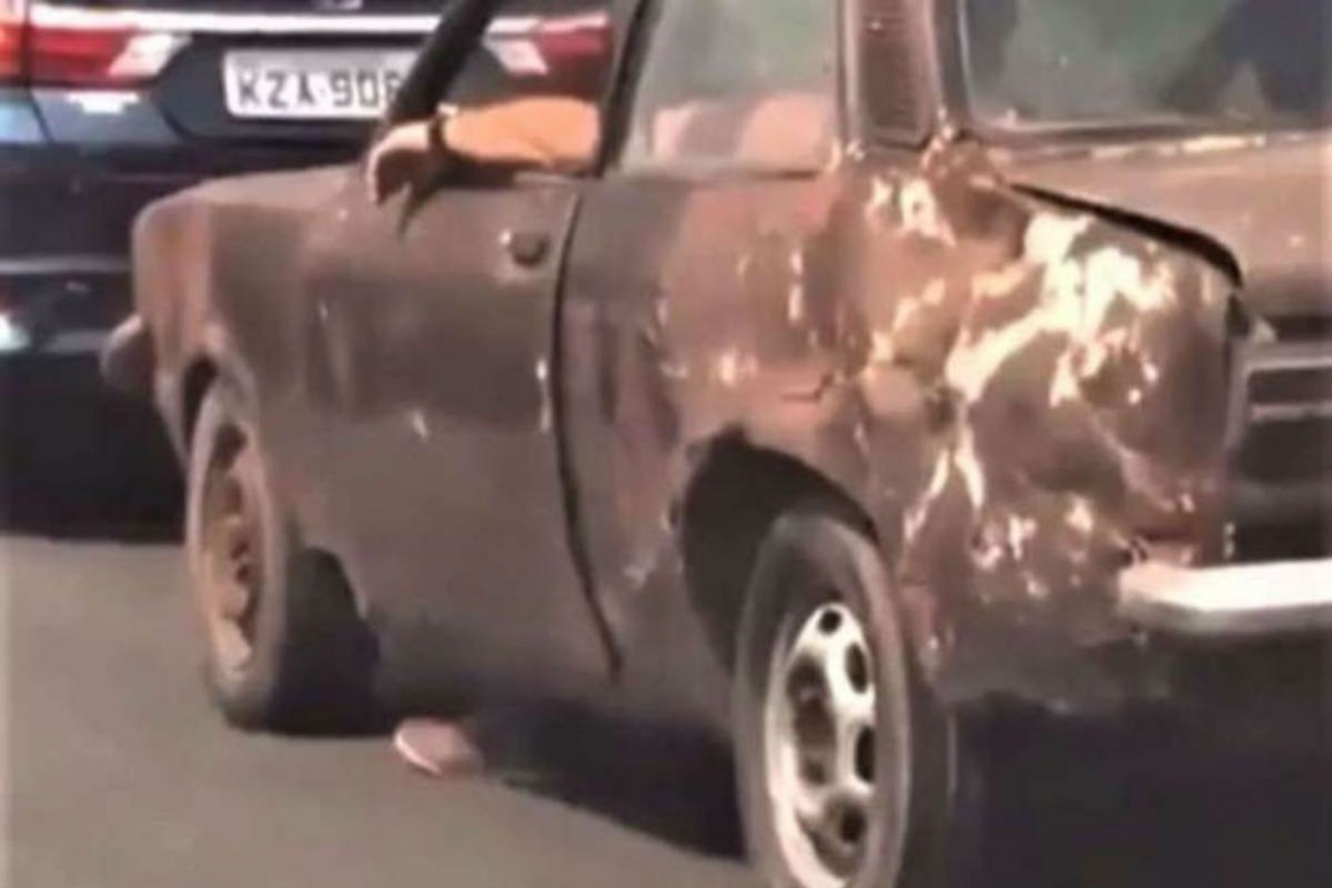 Chevette dos "Flintstones" faz sucesso nas redes sociais. Foto: Reprodução