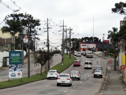 Trabalhos alteram o trânsito na região da Mário Tourinho. Foto: Valdecir Galor/SMCS