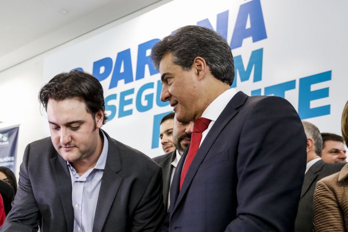 Ex-governador Beto Richa ao lado do então secretário Ratinho Jr. Foto: Henry Milleo/Arquivo/Gazeta do Povo