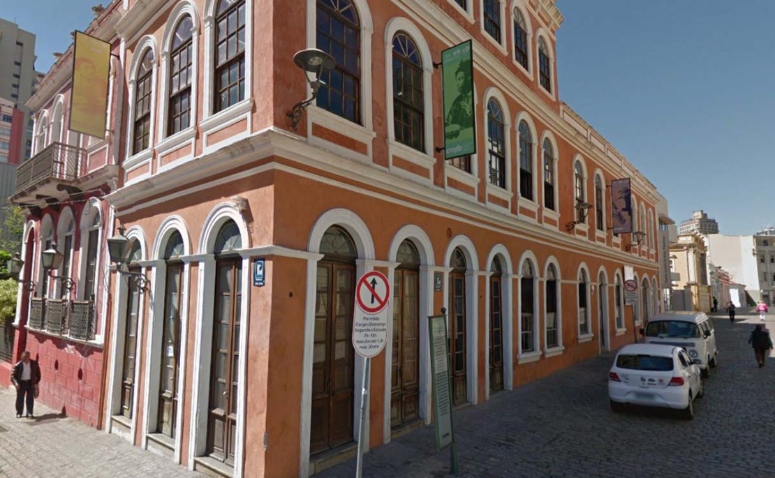 Imóveis do Centro Histórico de Curitiba vão ser reformados em projeto de revitalização da região.