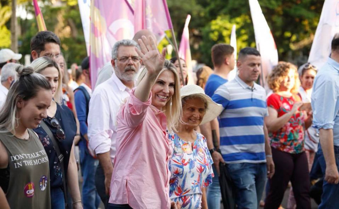 Governadora Cida Borghetti faz campanha no horário de trabalho.