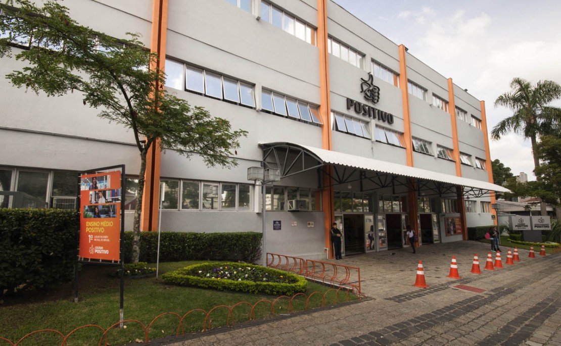 Colégio Positivo abre seleção para bolsas de estudo no Ensino Médio.