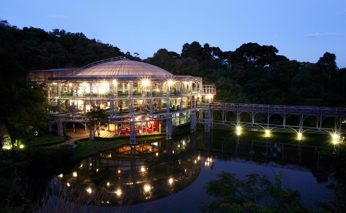 Primeiro teleférico de Curitiba vai cruzar o lago da Ópera de Arame.