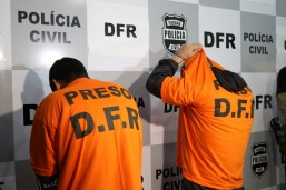 Suspeitos estão presos na Delegacia de Furtos e Roubos, em Curitiba. Foto: Polícia Civil