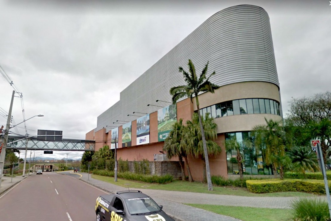 Shopping Jardim das Américas foi alvo dos bandidos. Foto: Google Maps