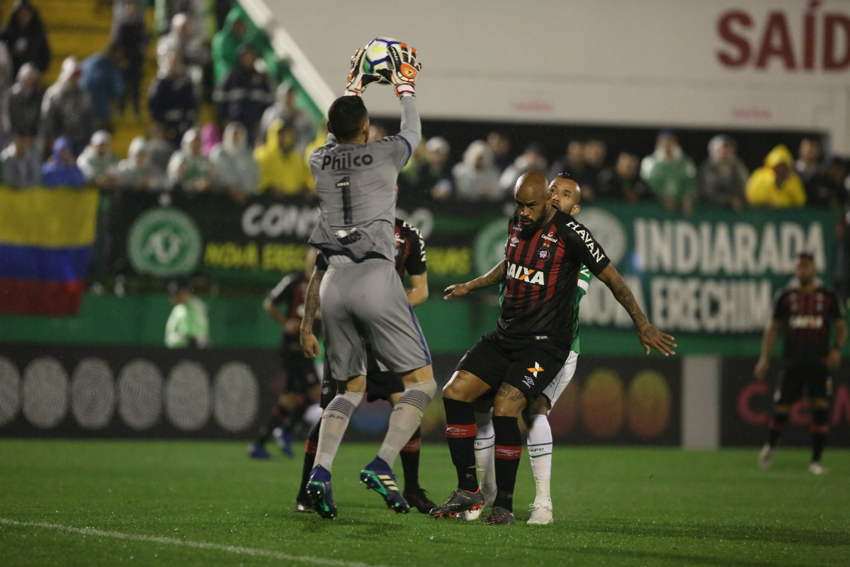 Thiago Heleno não foi bem contra a Chape, mas tem a confiança de Tiago Nunes. Foto: Sirli Freitas/Chapecoense