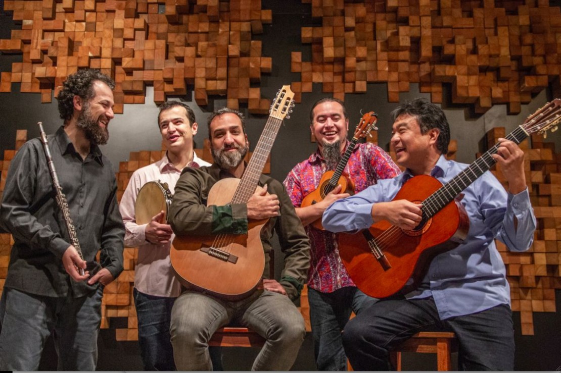 CD que homenageia Curitiba. Divulgação / Renato Próspero