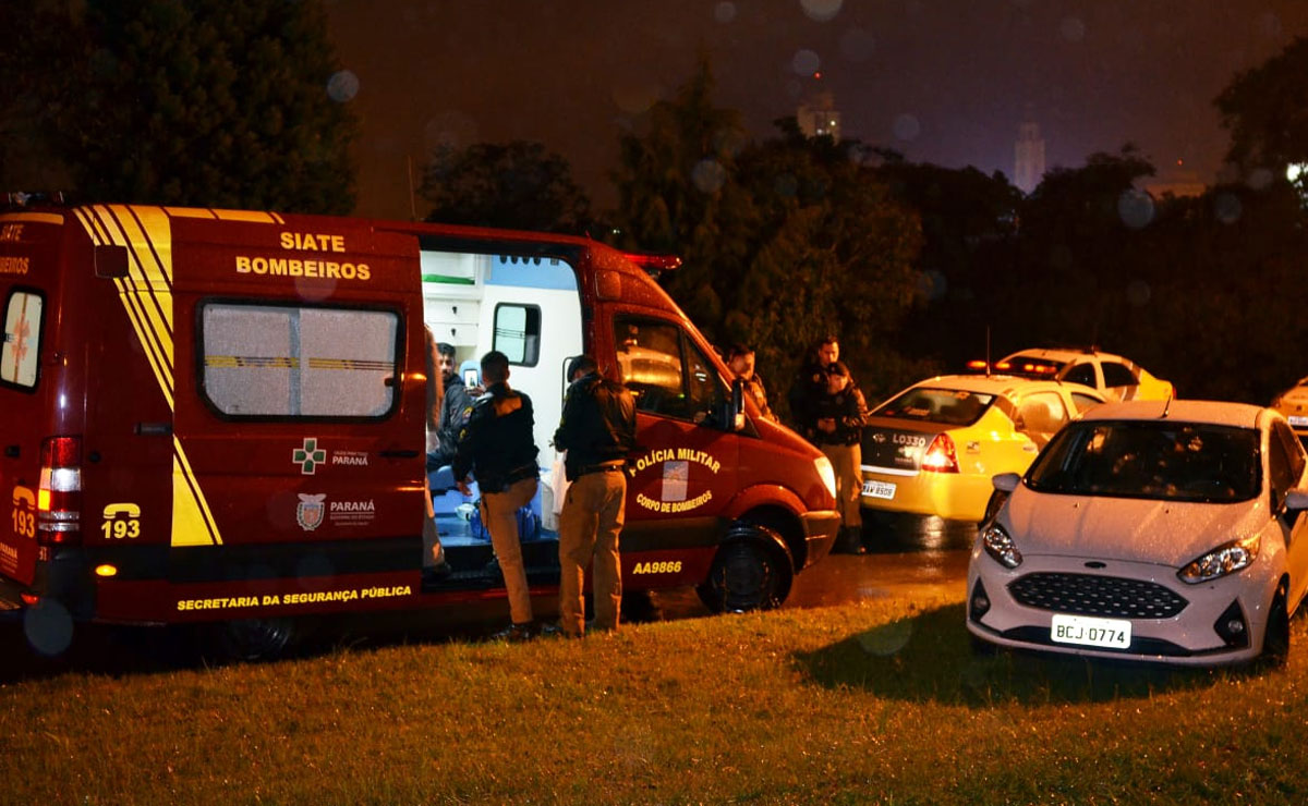Casa do ex-prefeito de Araucária, Olizandro Ferreira, foi alvo do ataque de seis marginais. Foto: Marco Charneski/Tribuna do Paraná.