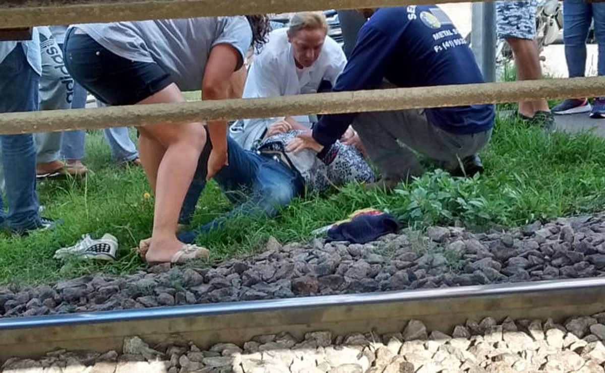 Idosa resistiu ao atropelamento por trem na manhã desta segunda-feira. Foto: Colaboração.