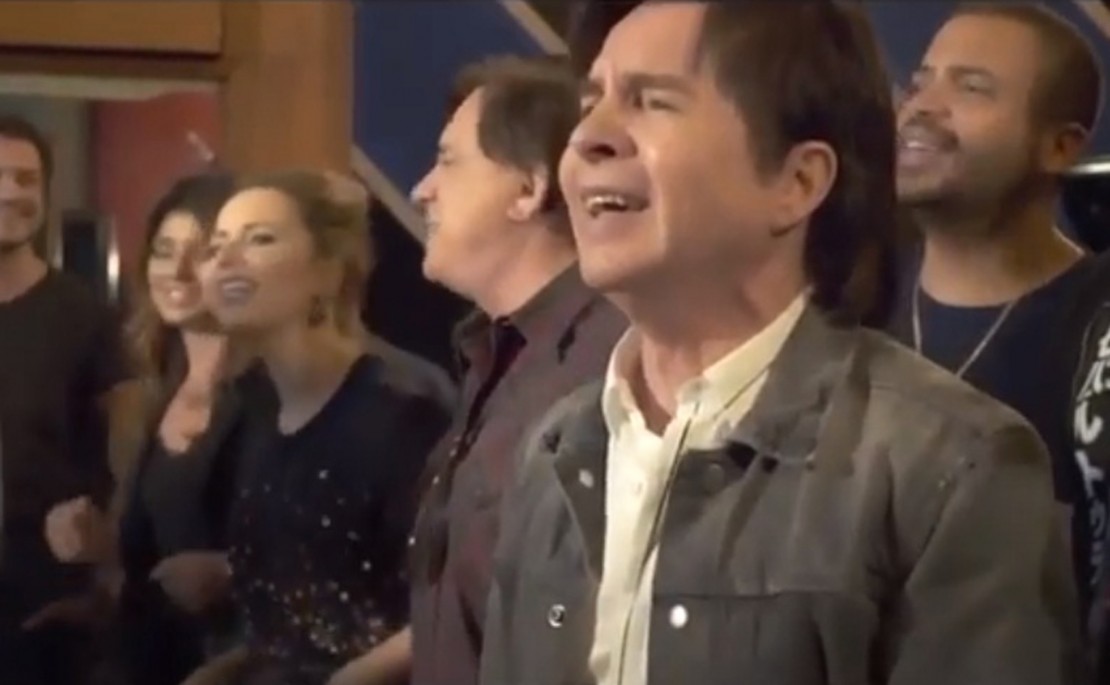 Clipe da música A Nossa Voz, de Chitãozinho & Xororó e outros artistas, foi gravado como apartidário.