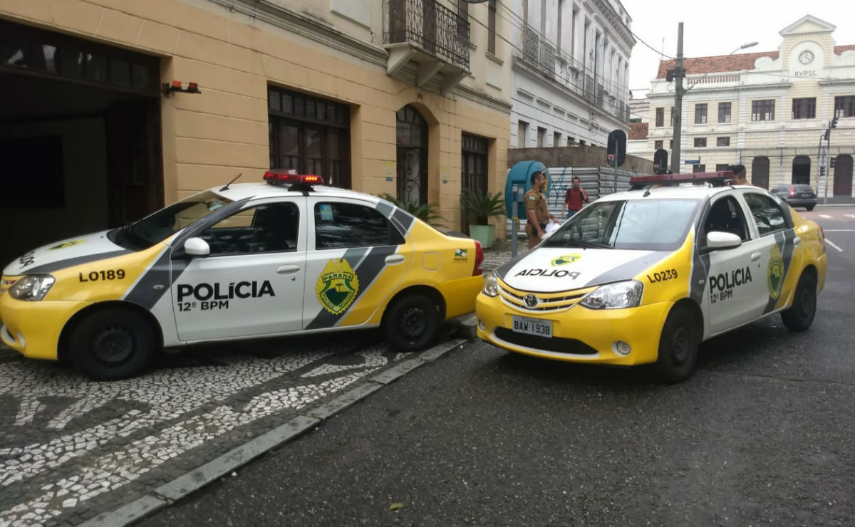 Confronto ocorreu na Rua Barão do Rio Branco, no Centro de Curitiba. Foto: Colaboração/Amanda Menezes/RPC.