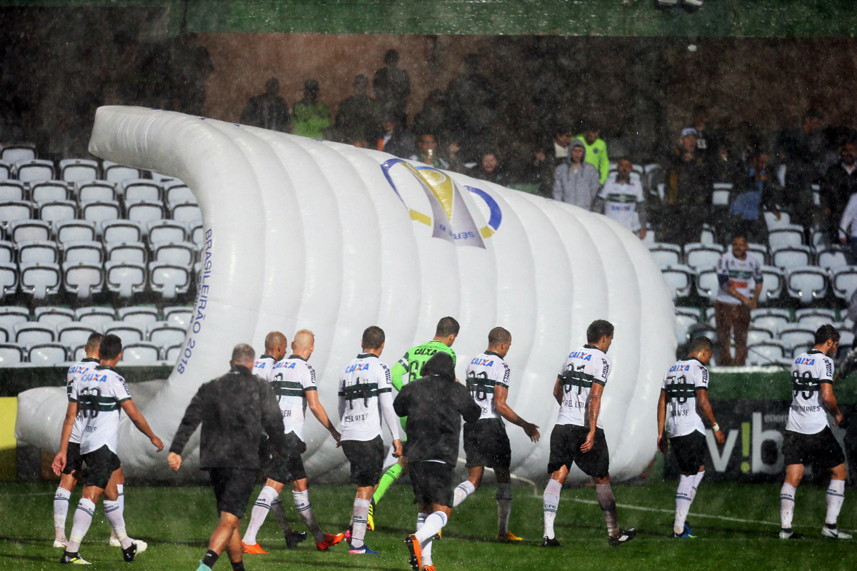 Coritiba não pode vacilar mais na Série B. Qualquer erro pode custar o acesso. Foto: Albari Rosa