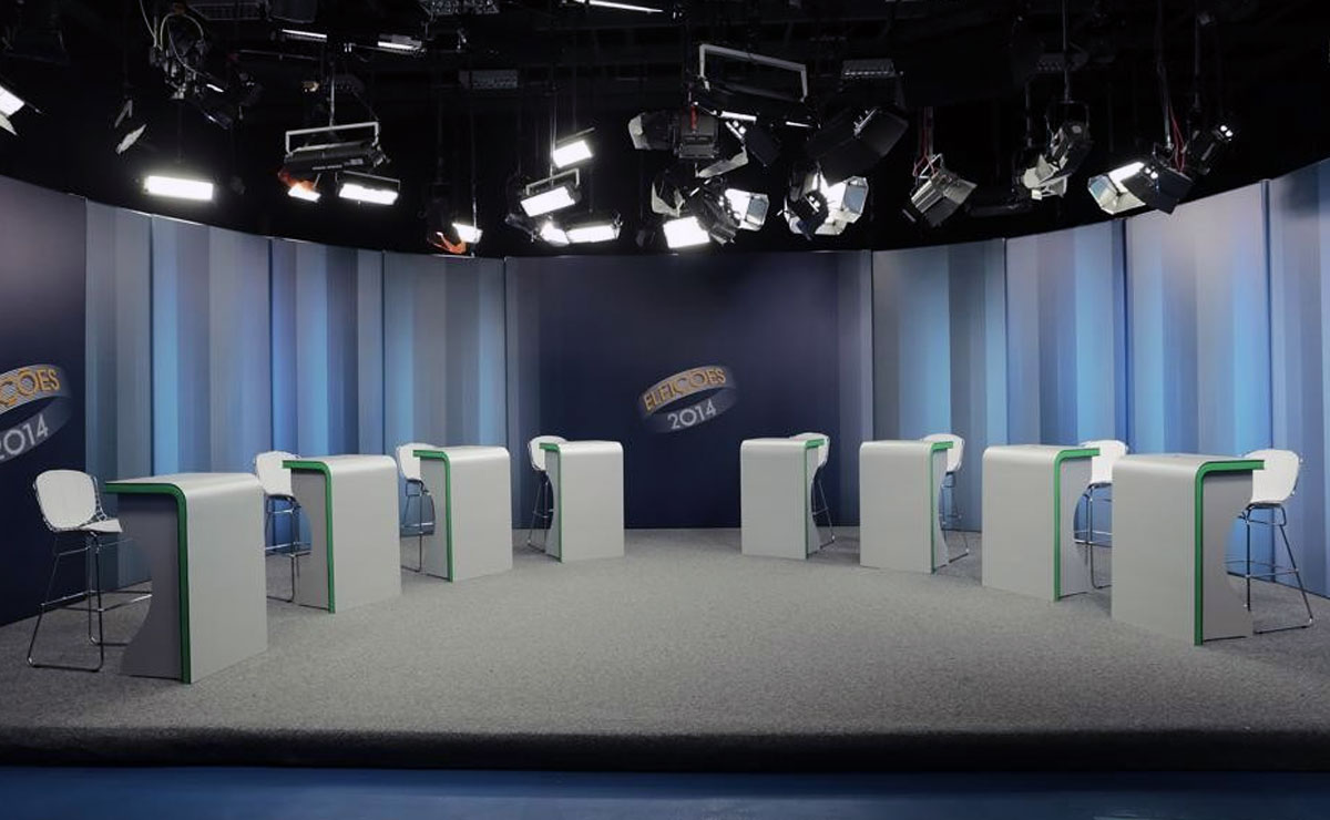 Cenário do debate realizado pela RPC na última eleição pra governador, em 2014. Foto: Cesar Machado/Gazeta do Povo.