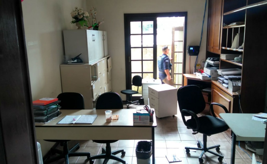 Ladrão pode ter se contaminado em invasão a setor de Infectologia de Campo Largo.