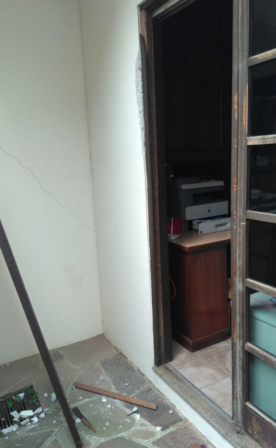 Ladrão pode ter se contaminado em invasão a setor de Infectologia de Campo Largo.