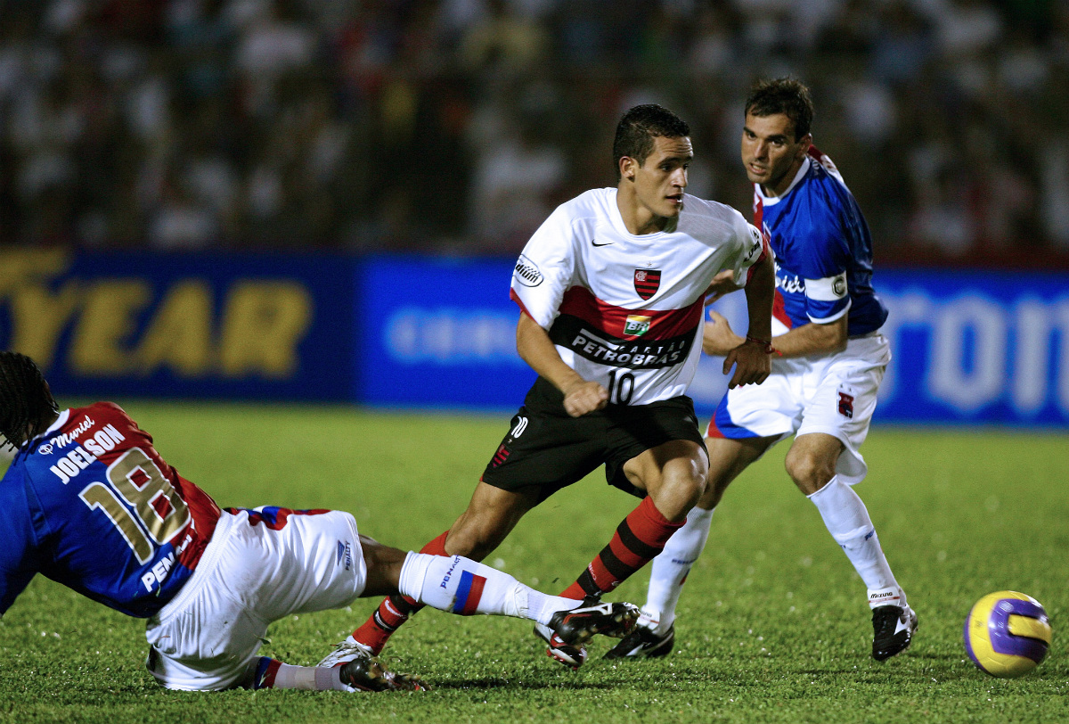 Em 2007, Paraná Clube e Flamengo jogaram pela Libertadores e na ocasião o time carioca levou a melhor na Vila Capanema. Foto: Arquivo