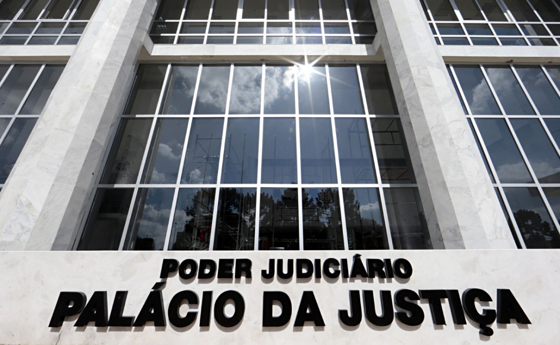 TJ-PR anula condenação de empresário por morte de adolescentes em show do Jockey em 2003.